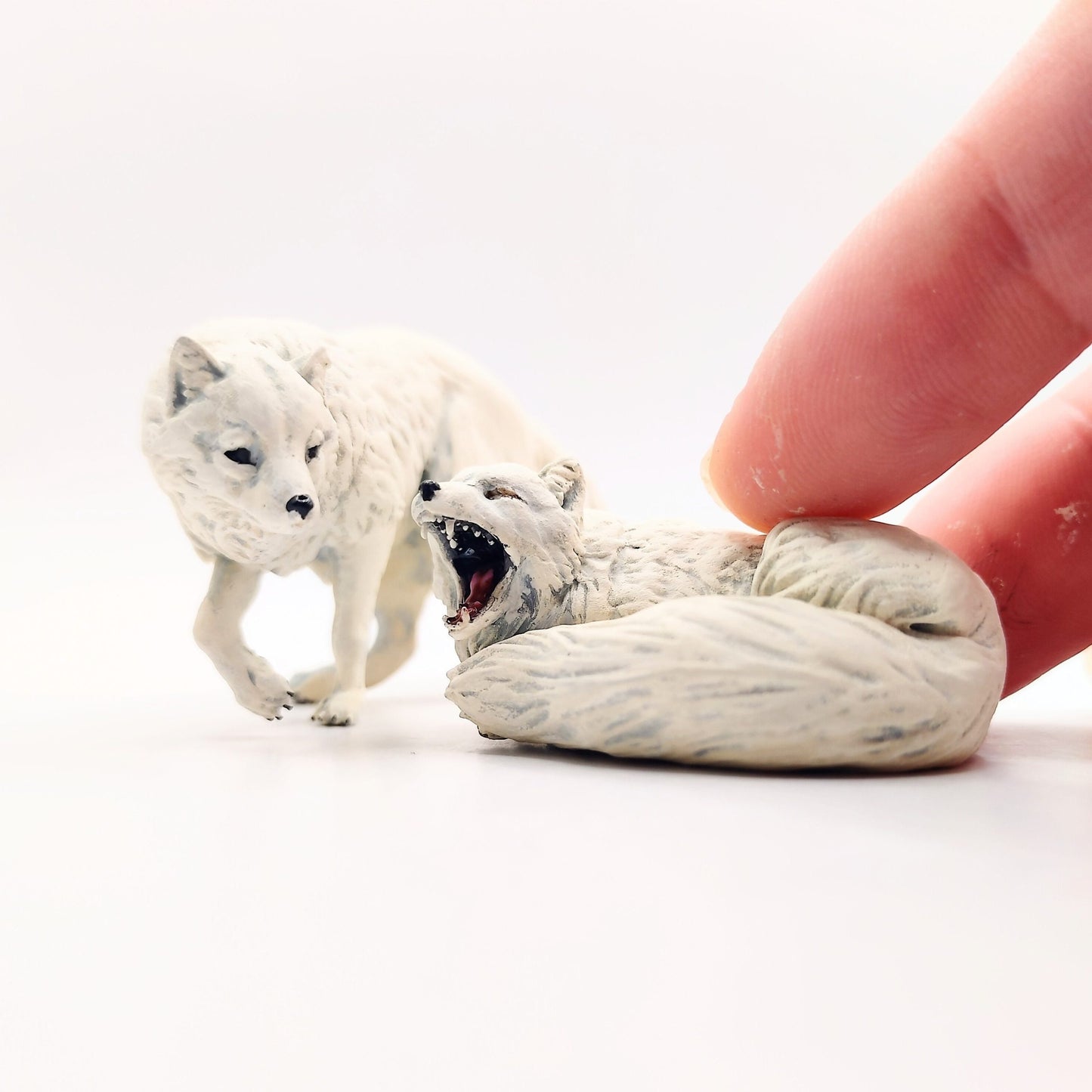 Animal Den Miniatures - Arctic Fox - 1:12 scale miniature animal sized for snow diorama, winter dollhouse, small hand painted scaled 3d printed tabletop mini